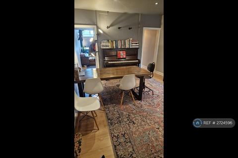 3 bedroom terraced house to rent, Church Road, Mitcham, CR4