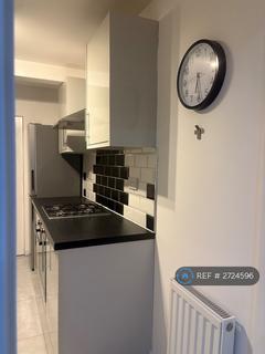 3 bedroom terraced house to rent, Church Road, Mitcham, CR4