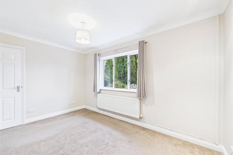 undefined, Appleton Way, Hucclecote, Gloucester, Gloucestershire, GL3
