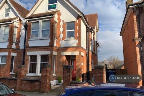 2 bedroom flat to rent, Cargate Avenue, Aldershot, GU11