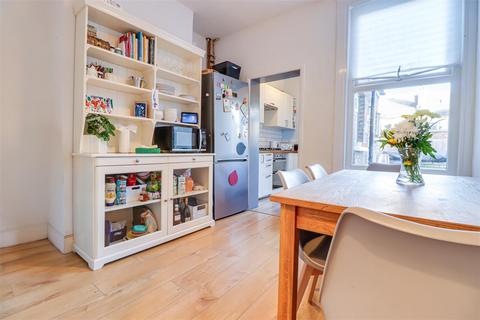 4 bedroom semi-detached house for sale, Southbourne Grove, Westcliff-on-Sea SS0