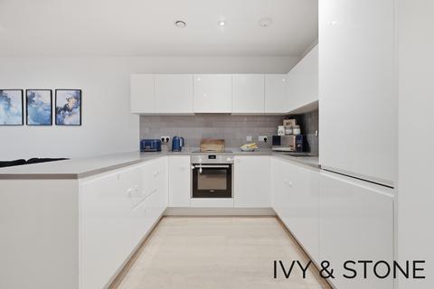 2 bedroom apartment for sale, Banyan Court, Royal Wharf, E16