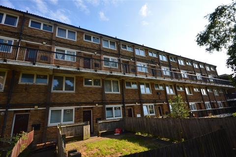 2 bedroom maisonette to rent, Federation Road, London SE2