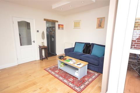 2 bedroom maisonette to rent, Federation Road, London SE2