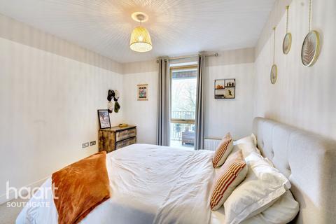1 bedroom flat for sale, Ebony Crescent, Barnet