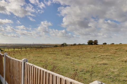 3 bedroom semi-detached house for sale, High Beeches, Benfleet SS7