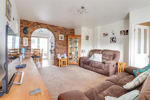 3 bedroom semi-detached house for sale, High Beeches, Benfleet SS7