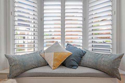 2 bedroom end of terrace house for sale, Coworth Road, Sunningdale