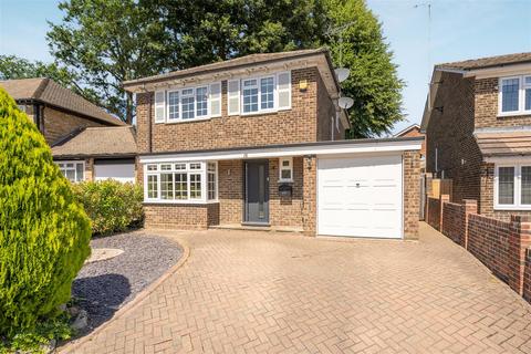 4 bedroom detached house for sale, Newark Road, Windlesham