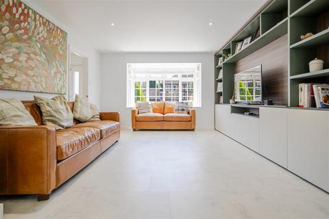 4 bedroom detached house for sale, Newark Road, Windlesham