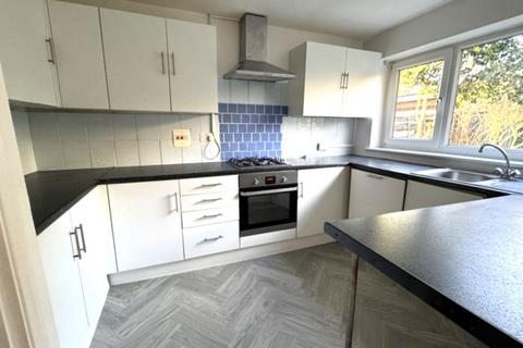 3 bedroom detached house to rent - Woodham Lane, New Haw KT15