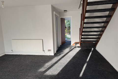 3 bedroom detached house to rent, Woodham Lane, New Haw KT15