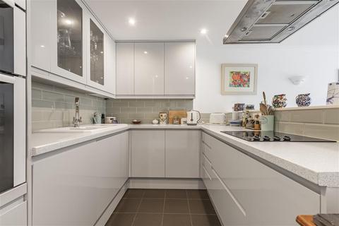 2 bedroom terraced house for sale, Harberson Road, SW12