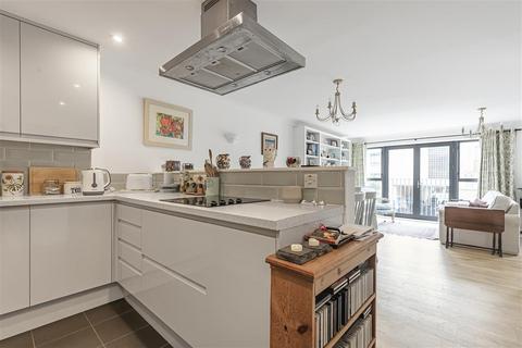2 bedroom terraced house for sale, Harberson Road, SW12