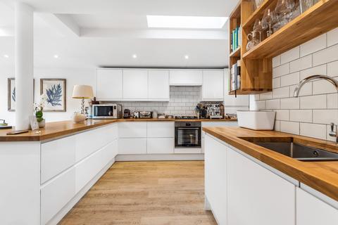 2 bedroom flat to rent, Tranmere Road, Earlsfield, London, SW18