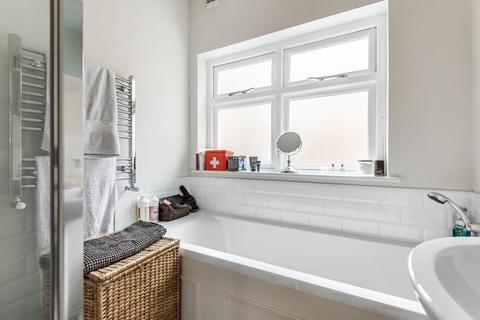 2 bedroom flat to rent, Tranmere Road, Earlsfield, London, SW18