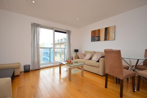 1 bedroom flat to rent - Western Gateway, Royal Victoria, E16 1BP