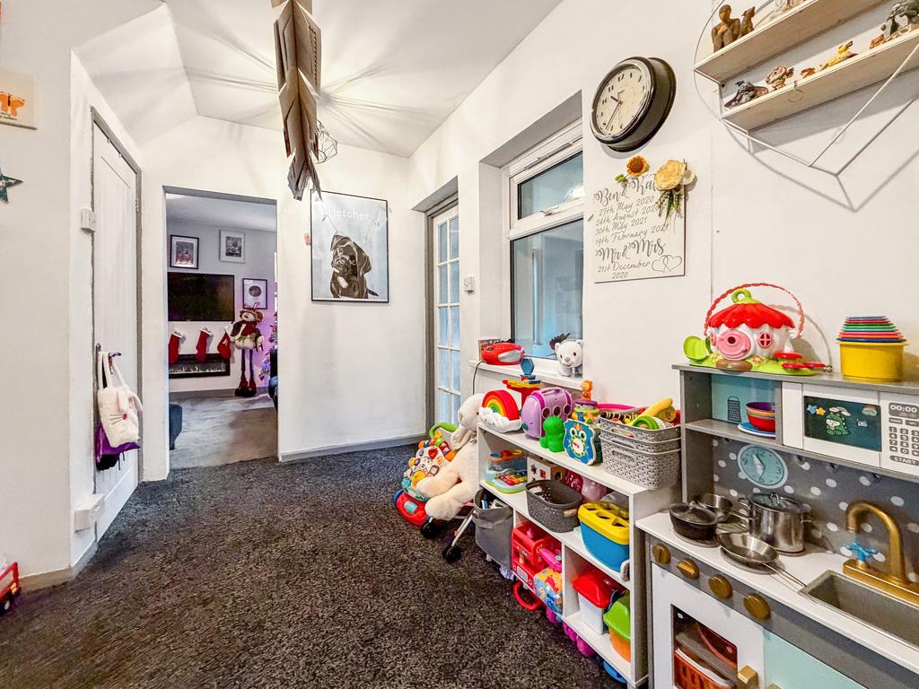 Sitting/Play Room