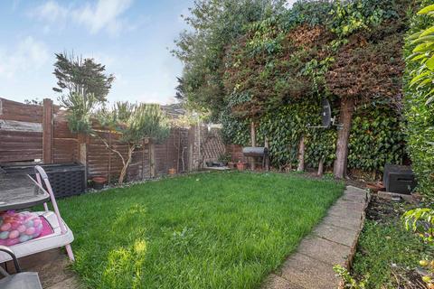 3 bedroom house for sale, Chichester Road, London