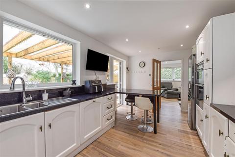 4 bedroom detached bungalow for sale, Silverdale Drive, Waterlooville