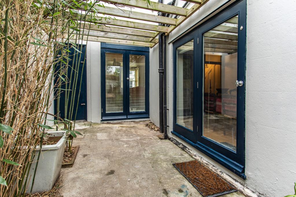 24 Lancaster Road10