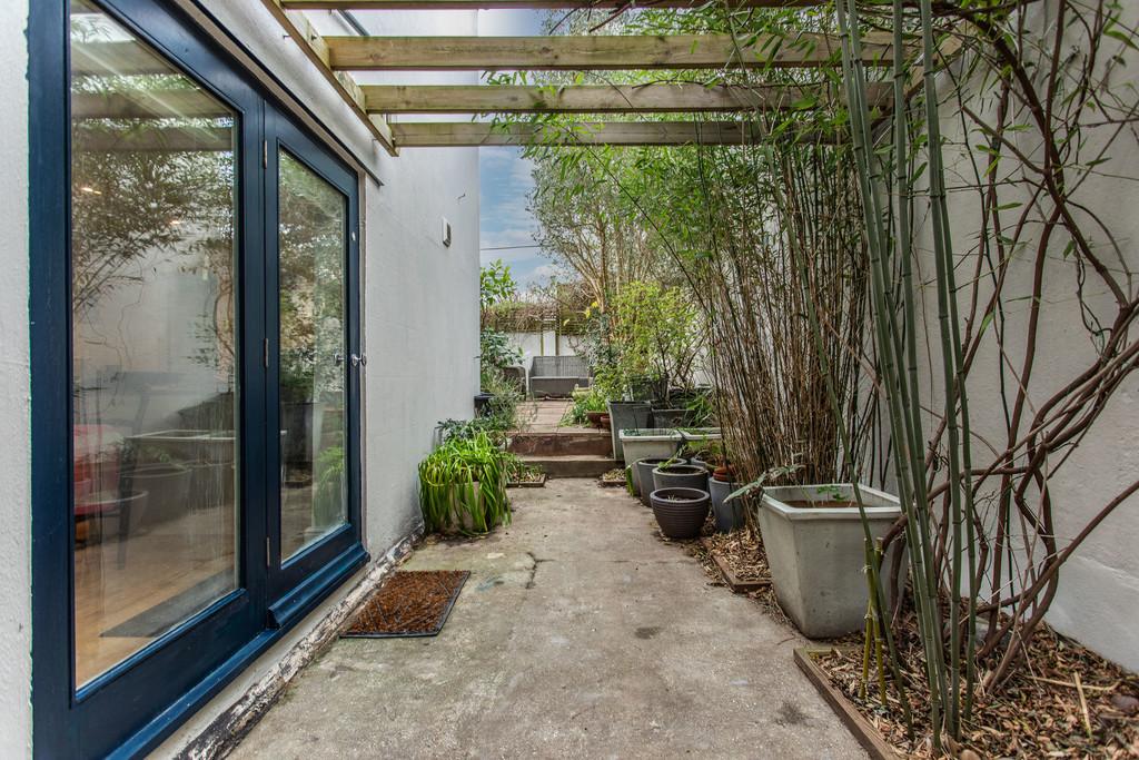 24 Lancaster Road11