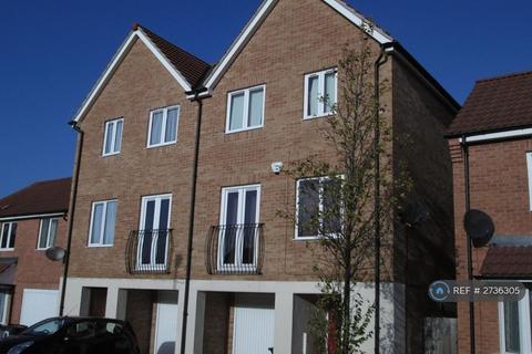 4 bedroom semi-detached house to rent, Austwick Close, Leicester, LE4