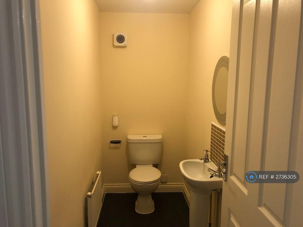 Guest Toilet 2