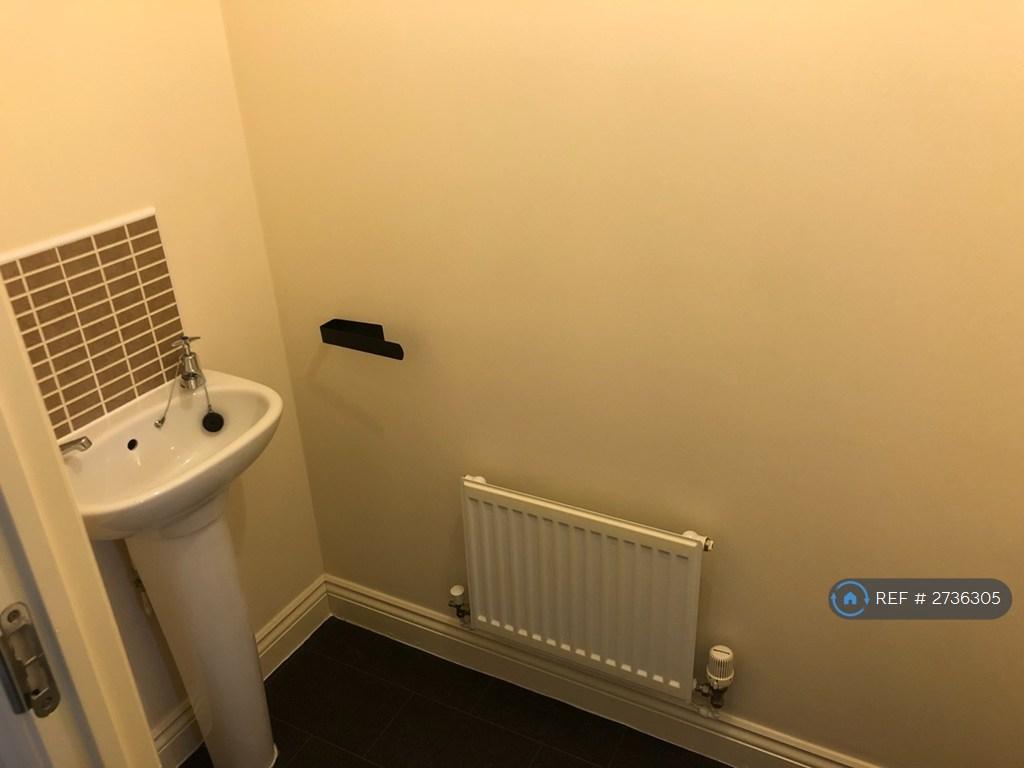 Guest Toilet 1a
