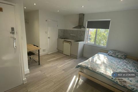Studio to rent - Mansfield Road, Nottingham, NG1