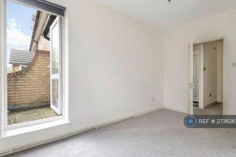 2 bedroom terraced house to rent, Amblecote Meadows, London, SE12