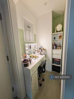 2 bedroom penthouse to rent, Falconbrook Gardens, London, E16