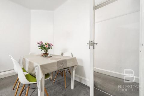 2 bedroom ground floor flat for sale, Lynn Court, Mitcham Lane