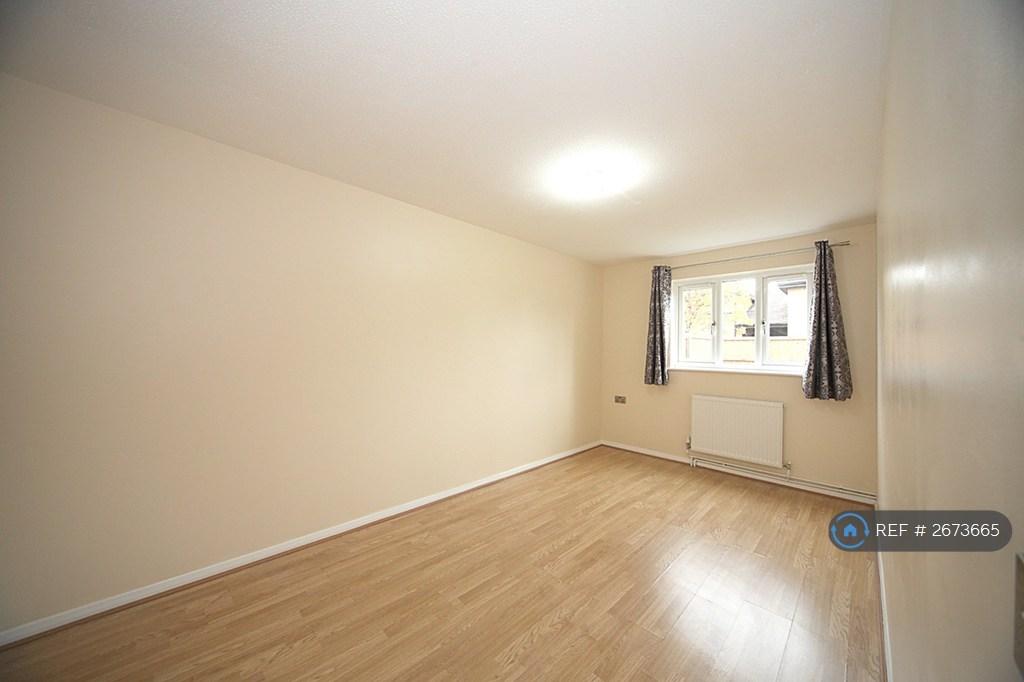Bedroom 1 - Pic 1