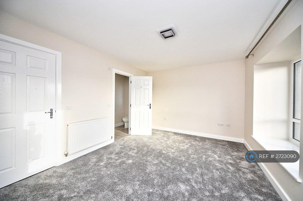 Bedroom 6 - Master