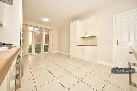 6 bedroom detached house to rent, Genesis Green, Ashland, Milton Keynes, MK6