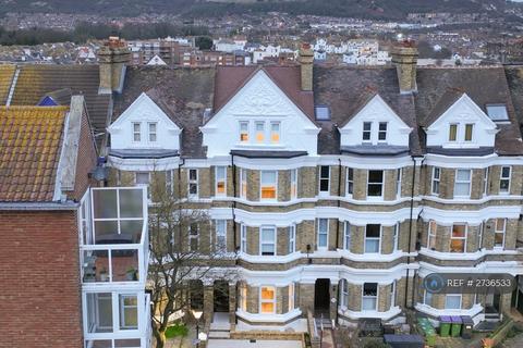 Studio to rent, The Parade, Folkestone, CT20