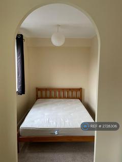 Studio to rent, Dobson House, London, SE14