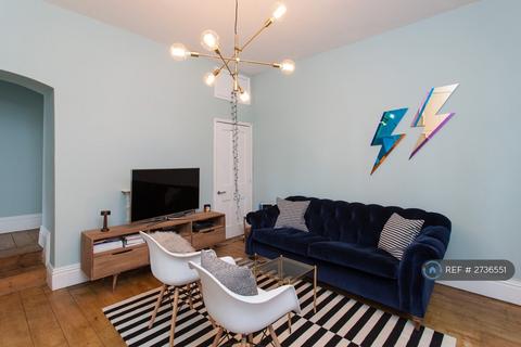 2 bedroom maisonette to rent, Harold Road, London, SE19