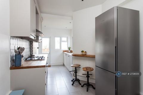 2 bedroom maisonette to rent, Harold Road, London, SE19