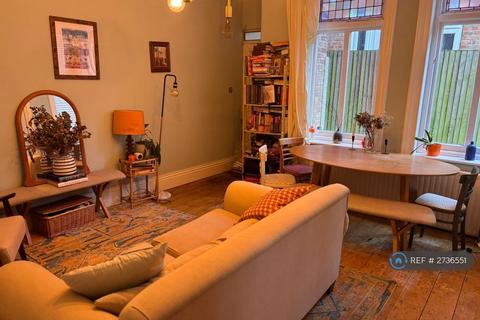 2 bedroom maisonette to rent, Harold Road, London, SE19