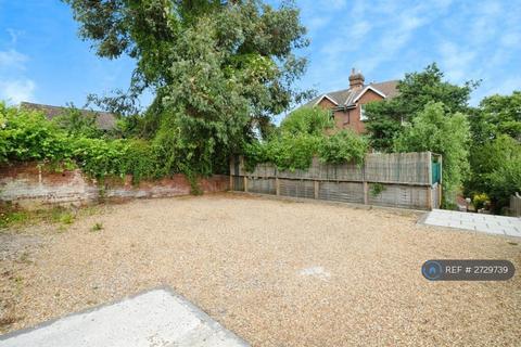 2 bedroom flat to rent, London Road, St. Leonards-On-Sea, TN37