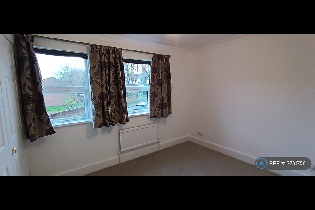Master Bedroom Rear