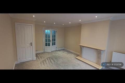 2 bedroom terraced house to rent, Henry Cooper Way, London, SE9