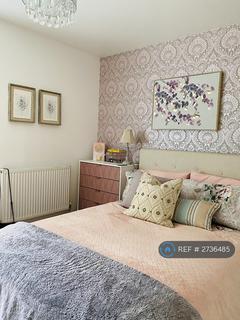 2 bedroom flat to rent, Ellis Close, Ruislip, HA4