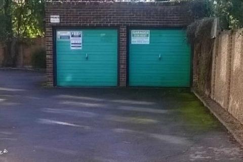 Garage to rent, Old Park Road, Enfield EN2