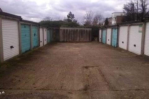 undefined, Hainault Road, London E11