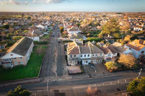 4 bedroom end of terrace house for sale, Holland Road, Clacton-on-sea, CO15 6