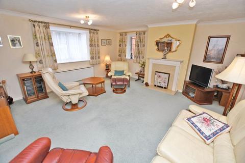 4 bedroom detached house for sale, Raymer Road, Maidstone