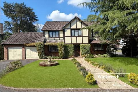 4 bedroom detached house for sale, Cedar Way, Dorset BH22
